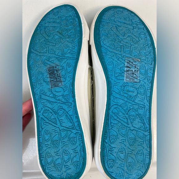 BLOWFISH MALIBU LACELESS SLIP ON SNEAKERS. WOMEN’S SIZE 9. Worn once. Like new! - Picture 7 of 9